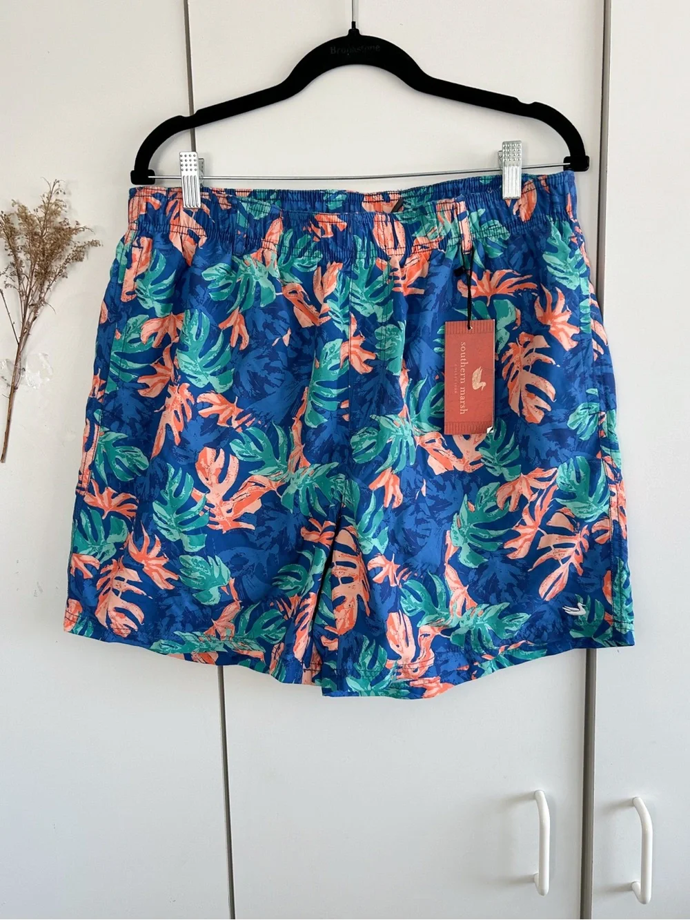 Southern Marsh Men's Blue Tropical Print Swim Trunks • Size Medium